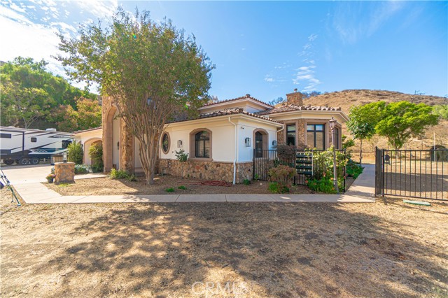 Detail Gallery Image 2 of 24 For 2127 E Olsen Rd, Thousand Oaks,  CA 91360 - 5 Beds | 5/1 Baths