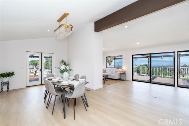 16066 Rancho Verde Circle, Riverside CA: https://media.crmls.org/medias/a2e449c6-0075-4d3e-a3dc-801ad5be63f0.jpg
