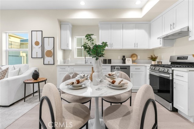 Detail Gallery Image 15 of 60 For 642 W Grand Ave, Pomona,  CA 91766 - 4 Beds | 3 Baths