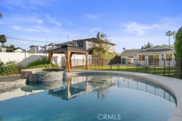 Front Image Thumbnail for CROC25267395