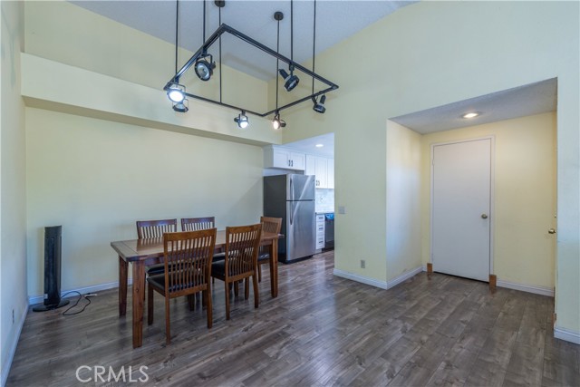 375 Stanford Court, Irvine CA: https://media.crmls.org/medias/a2e52b08-ed30-43fd-bb8f-840cc9445e5b.jpg