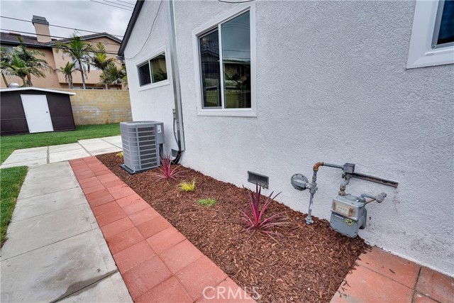 Detail Gallery Image 27 of 42 For 6733 via Arroyo Dr, Buena Park,  CA 90620 - 4 Beds | 2 Baths