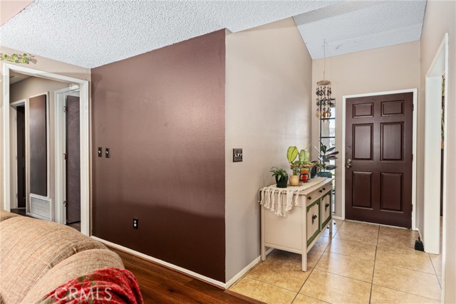 Detail Gallery Image 5 of 34 For 41429 Shadow Mountain Way, Hemet,  CA 92544 - 3 Beds | 2 Baths