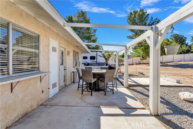 19445 Yanan Road, Apple Valley CA: https://media.crmls.org/medias/a2e70614-9701-483f-8eed-910a397bad61.jpg