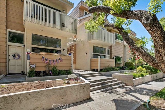 456 E San Jose Avenue, Burbank CA: https://media.crmls.org/medias/a2e8cf65-d747-424a-bfe5-75933ff151eb.jpg