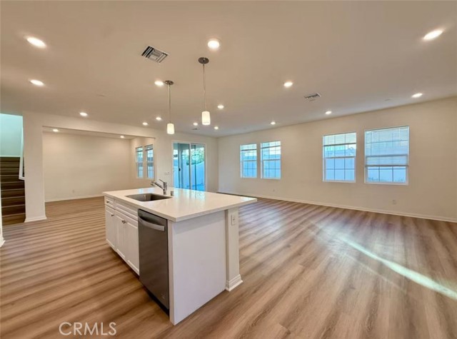 Detail Gallery Image 5 of 28 For 8822 Searcher St, Chino,  CA 91708 - 5 Beds | 3 Baths