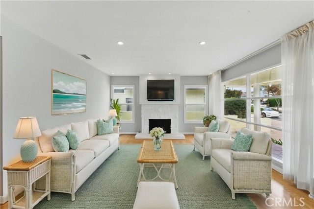 544 Calle Mayor, Redondo Beach CA: https://media.crmls.org/medias/a2e9090f-22d8-424b-9403-426b36f5f591.jpg