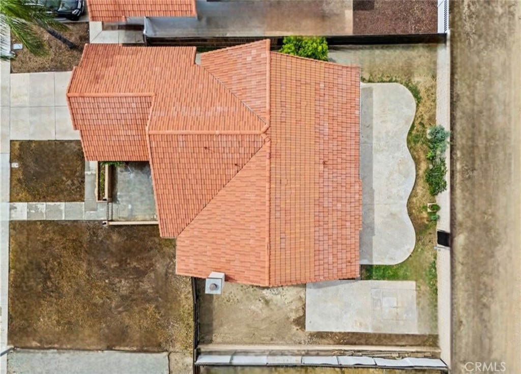 https://media.crmls.org/medias/a2e97137-75fc-4843-8ec0-49a3cec0b4b9.jpg?preset=X-Large