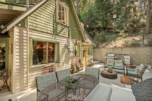 655 Cottage Grove Drive, Lake Arrowhead, CA 92352