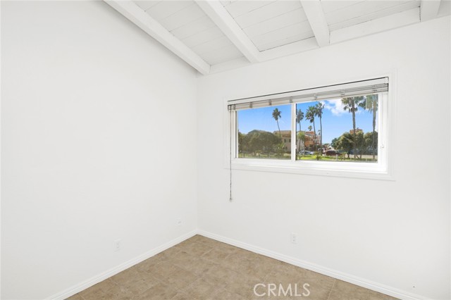 Detail Gallery Image 22 of 32 For 203 Cedar St a & B,  Newport Beach,  CA 92663 - 4 Beds | 3 Baths