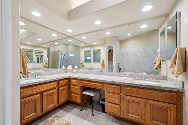 6586 Manzanita Court, Chino CA: https://media.crmls.org/medias/a2ea590a-a7e2-4bd9-b6ac-c8b3a70f898c.jpg