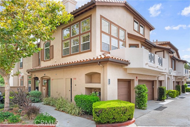 4 Paseo Del Sol, Rancho Santa Margarita CA: https://media.crmls.org/medias/a2ea6bd3-0978-46bd-8bfd-09f075918242.jpg