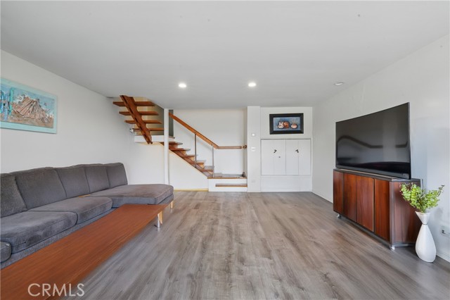 Detail Gallery Image 6 of 31 For 1320 23rd St, Manhattan Beach,  CA 90266 - 3 Beds | 2 Baths