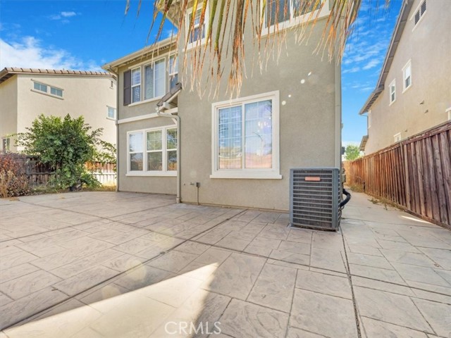 13028 Melon Avenue, Chino CA: https://media.crmls.org/medias/a2eb6a23-b0c9-4459-b6e2-6bb4238039fb.jpg