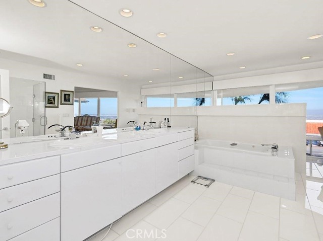 Bathroom in Primary Bedroom Suite