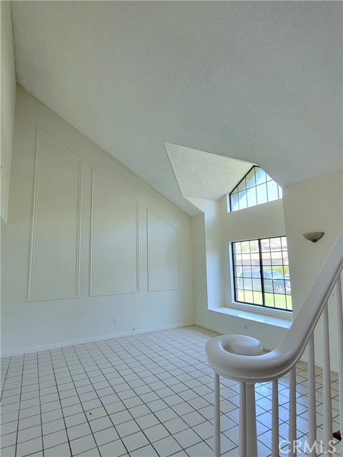 Detail Gallery Image 7 of 15 For 12054 Suzanne Dr, Fontana,  CA 92337 - 3 Beds | 2/1 Baths