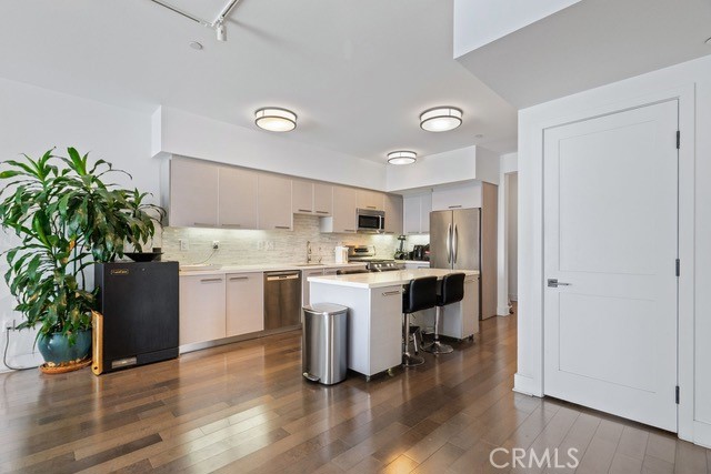 Detail Gallery Image 9 of 25 For 1817 Prosser Ave #503,  Los Angeles,  CA 90025 - 2 Beds | 2 Baths