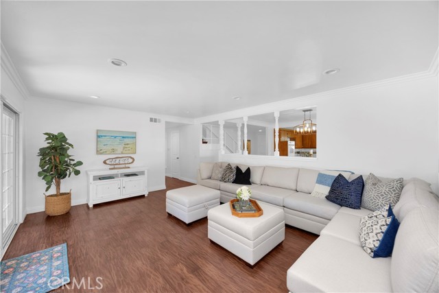 4322 Fontainbleau Avenue, Cypress CA: https://media.crmls.org/medias/a2ed8b4a-a579-4915-b2ff-a083f3489f30.jpg