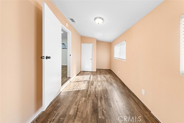 Detail Gallery Image 10 of 22 For 10717 Cantara St, Sun Valley,  CA 91352 - 3 Beds | 2 Baths