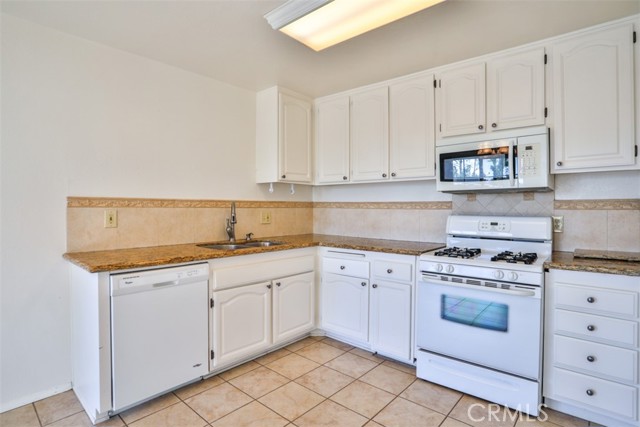Detail Gallery Image 17 of 57 For 1071 Lakeview Ter, Azusa,  CA 91702 - 2 Beds | 2 Baths