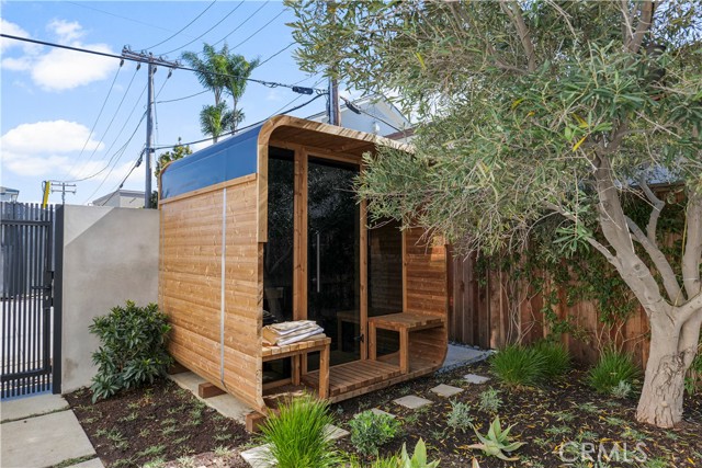 Detail Gallery Image 39 of 40 For 2212 Cliff Dr, Newport Beach,  CA 92663 - 5 Beds | 5/1 Baths