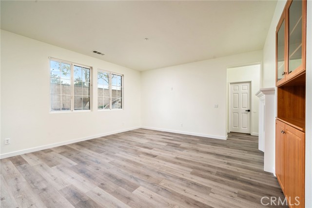 Detail Gallery Image 15 of 52 For 10972 White Oak Ln, Fontana,  CA 92337 - 5 Beds | 3 Baths