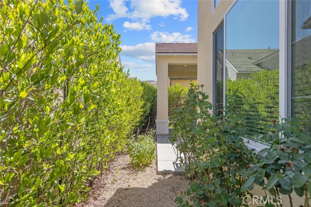Detail Gallery Image 28 of 47 For 25124 Limetree Ln, Canyon Country,  CA 91387 - 2 Beds | 2/1 Baths