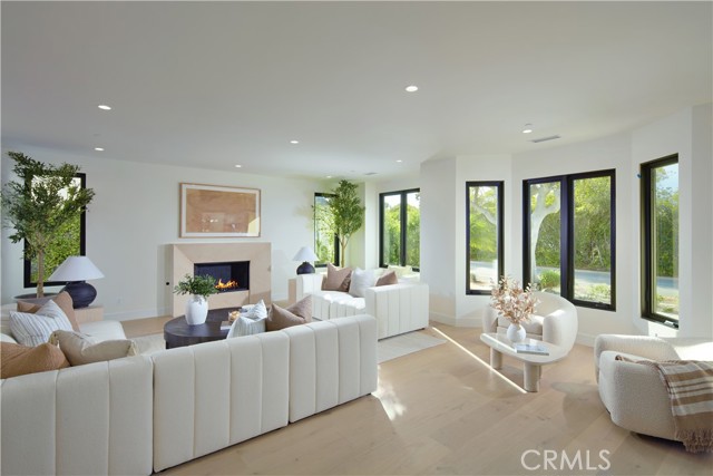 Detail Gallery Image 6 of 31 For 1312 Dover Drive, Newport Beach,  CA 92660 - 4 Beds | 4 Baths