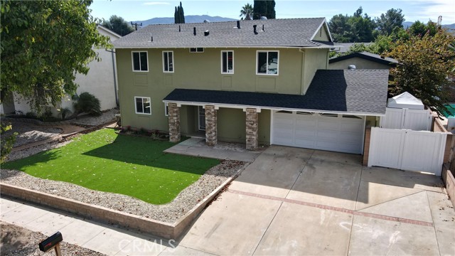 Detail Gallery Image 1 of 22 For 2104 Elizondo Ave, Simi Valley,  CA 93065 - 5 Beds | 2/1 Baths