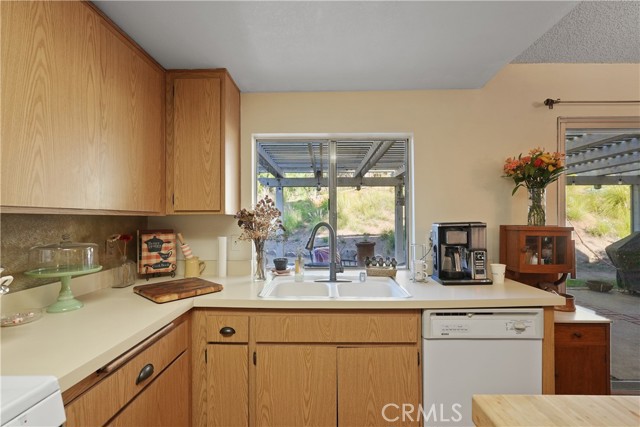 Detail Gallery Image 12 of 45 For 21931 Winding, Moreno Valley,  CA 92557 - 3 Beds | 2 Baths