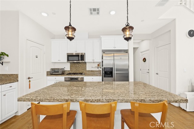 Detail Gallery Image 12 of 42 For 8675 Festival St, Chino,  CA 91708 - 4 Beds | 3/1 Baths