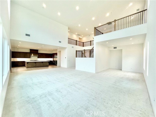 Detail Gallery Image 5 of 40 For 27533 Elderberry Dr, Valencia,  CA 91381 - 5 Beds | 5/1 Baths