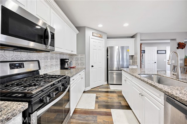 Detail Gallery Image 12 of 40 For 3319 Appalachian, Perris,  CA 92570 - 4 Beds | 2 Baths