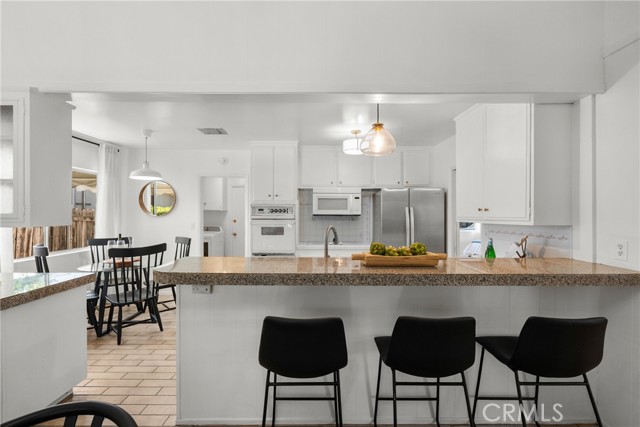 6644 Bianca Avenue, Van Nuys CA: https://media.crmls.org/medias/a2f1768c-1118-4744-aa3a-9bad01fdf1d2.jpg