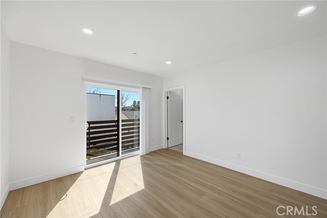 Detail Gallery Image 10 of 17 For 14420 Tiara, Van Nuys,  CA 91401 - 4 Beds | 4 Baths