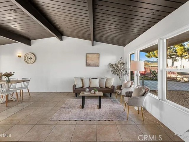 Detail Gallery Image 5 of 38 For 38640 Larkin Ave, Palmdale,  CA 93550 - 2 Beds | 1 Baths