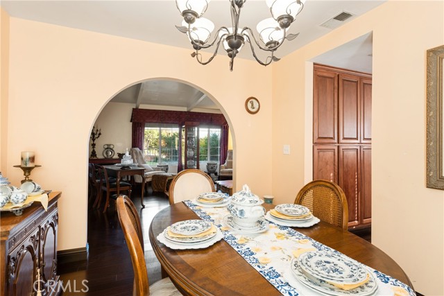 5266 Bluff Street, Norco CA: https://media.crmls.org/medias/a2f2d46e-d714-4a1a-8ee1-6125b5c15f73.jpg