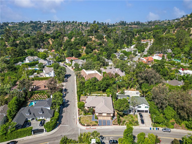 Detail Gallery Image 72 of 75 For 2847 Deep Canyon Dr, Beverly Hills,  CA 90210 - 6 Beds | 7 Baths