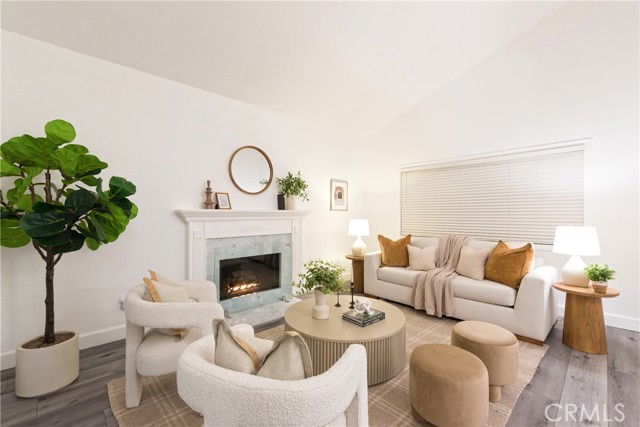 Detail Gallery Image 63 of 75 For 2205 Clark Ln a,  Redondo Beach,  CA 90278 - 3 Beds | 2/1 Baths
