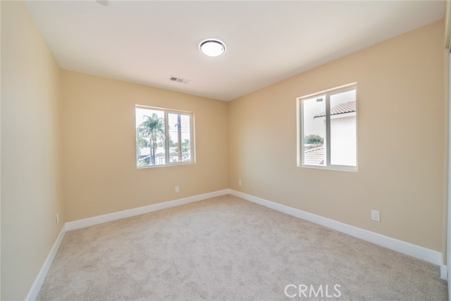 555 N Meridian Avenue, San Bernardino CA: https://media.crmls.org/medias/a2f33bc4-1a3e-4488-a8bf-ad55c0312945.jpg
