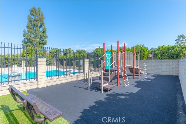 8891 Ovieda Plaza, Westminster CA: https://media.crmls.org/medias/a2f48c07-296a-44d5-8aac-1f32a672b938.jpg