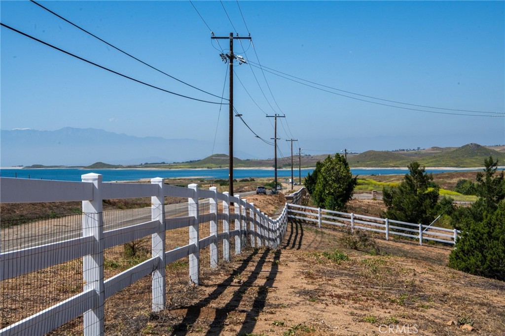 https://media.crmls.org/medias/a2f5dfd5-be15-4b7d-ac7d-7b45706efd9d.jpg?preset=X-Large