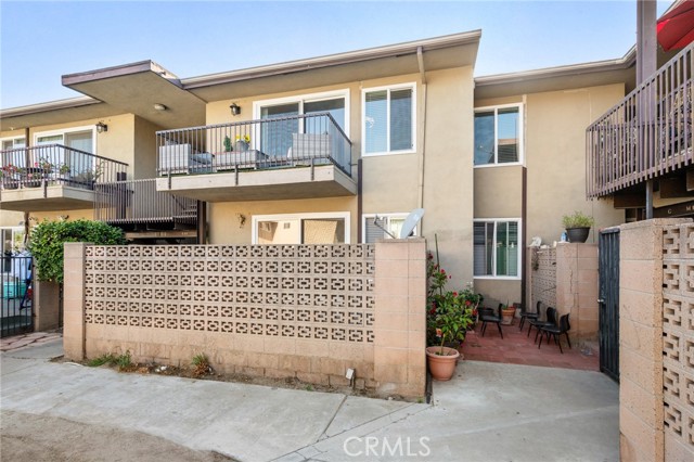 Detail Gallery Image 3 of 34 For 1901 W Greenleaf Ave #L,  Anaheim,  CA 92801 - 2 Beds | 1 Baths