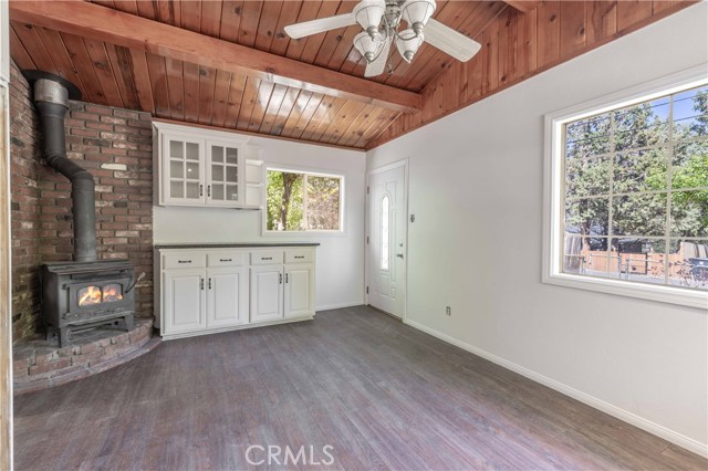 Detail Gallery Image 11 of 35 For 600 Moreno Ln, Sugarloaf,  CA 92386 - 4 Beds | 2 Baths