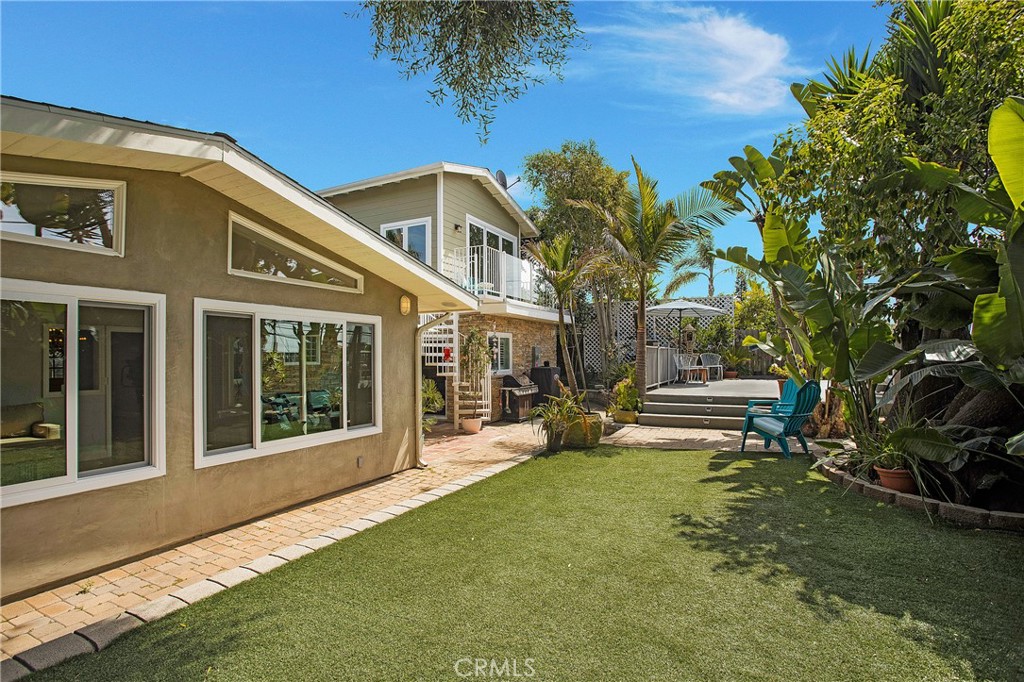 4217 Calle Abril