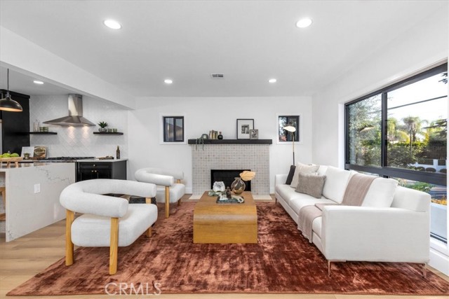 Detail Gallery Image 7 of 25 For 312 N Bronson Ave, Los Angeles,  CA 90004 - 2 Beds | 1 Baths