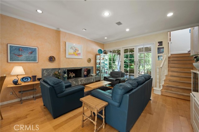 17034 Escalon Drive, Encino CA: https://media.crmls.org/medias/a2f85f79-ff97-4c93-a844-2922a2588662.jpg