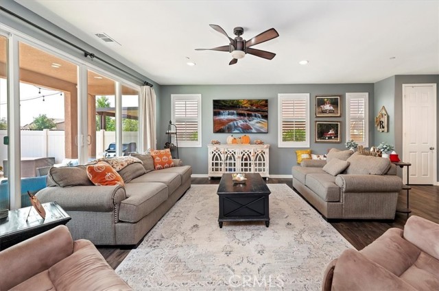 Detail Gallery Image 5 of 54 For 30961 Red Spruce St, Murrieta,  CA 92563 - 6 Beds | 4/1 Baths