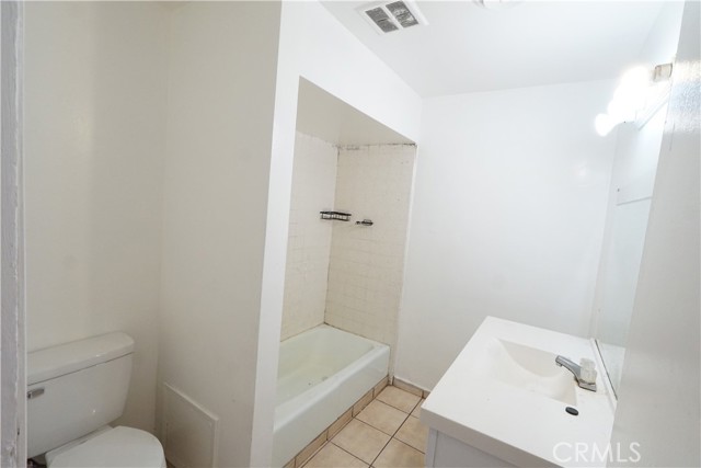 1108 Monterey Street, Bakersfield CA: https://media.crmls.org/medias/a2f9238a-e3c7-489f-aee9-799b5da60dfd.jpg