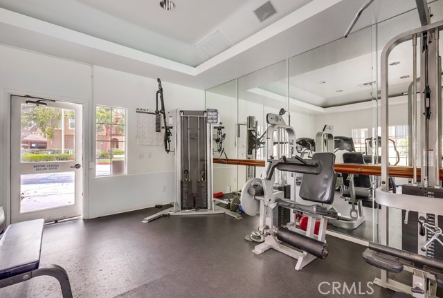 253 Gallery Way, Tustin CA: https://media.crmls.org/medias/a2f9b3f7-e9e0-40a5-a6a2-ed84b8f0764c.jpg